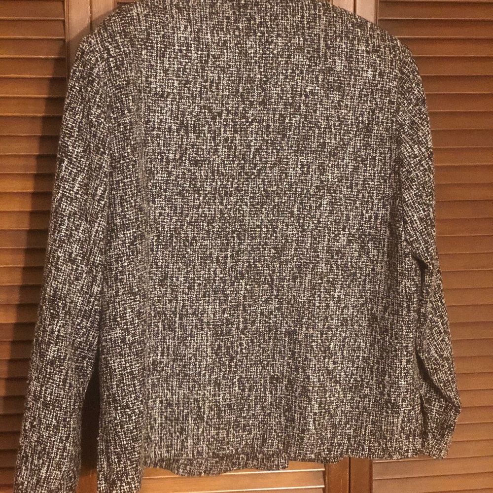 Women’s Blazer - Picture 2 of 4